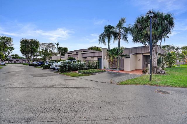 7382 SW 105th Pl, Miami, FL 33173