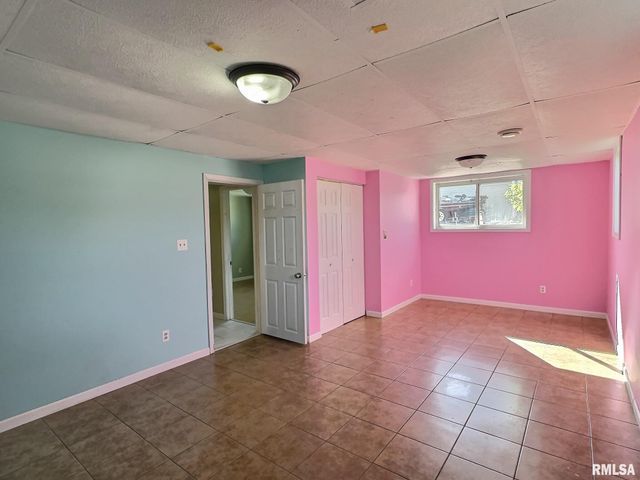 5115 W WOODFERN Road, Peoria, IL 61607