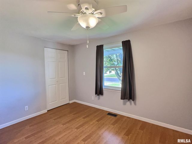 5115 W WOODFERN Road, Peoria, IL 61607