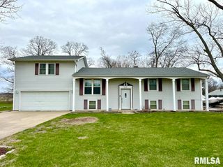 5115 W WOODFERN Road, Peoria, IL 61607
