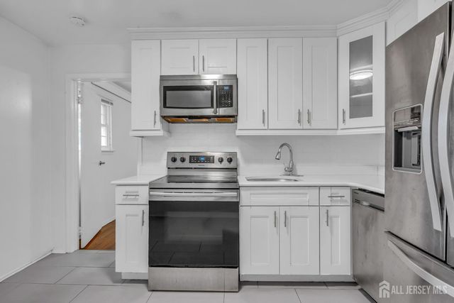 14 College Drive, Edison, NJ 08817