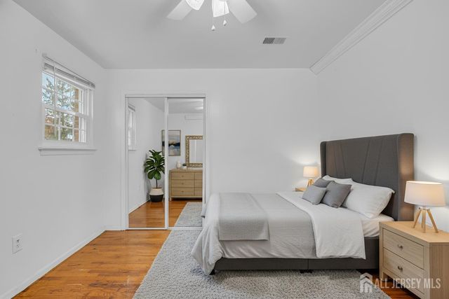 14 College Drive, Edison, NJ 08817