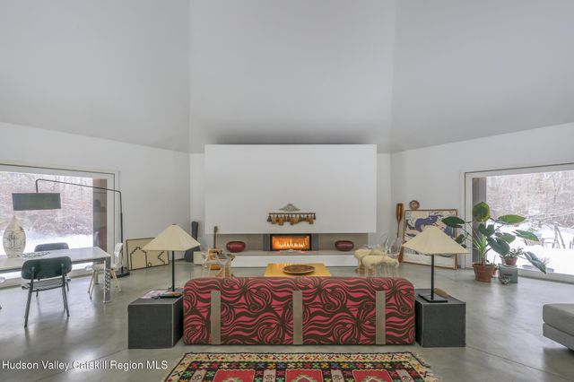 401 Collins Street Stop 11, Hillsdale, NY 12529