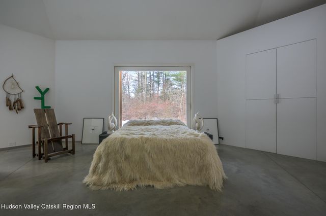 401 Collins Street Stop 11, Hillsdale, NY 12529