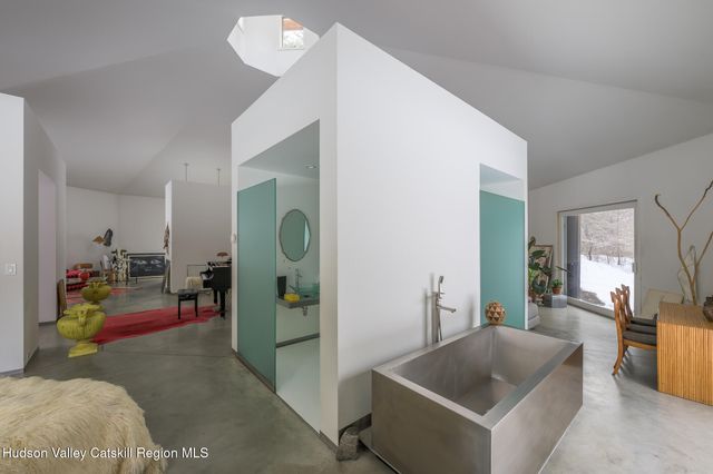 401 Collins Street Stop 11, Hillsdale, NY 12529