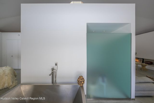 401 Collins Street Stop 11, Hillsdale, NY 12529