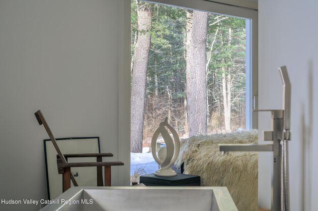 401 Collins Street Stop 11, Hillsdale, NY 12529