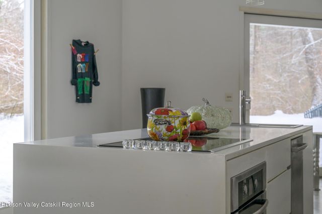 401 Collins Street Stop 11, Hillsdale, NY 12529