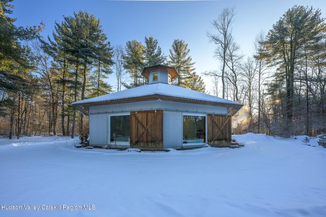 401 Collins Street Stop 11, Hillsdale, NY 12529