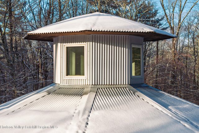 401 Collins Street Stop 11, Hillsdale, NY 12529