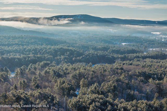 401 Collins Street Stop 11, Hillsdale, NY 12529