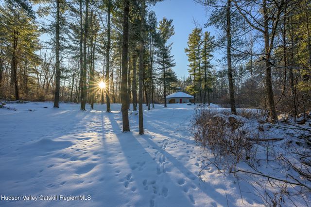 401 Collins Street Stop 11, Hillsdale, NY 12529