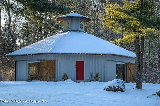 401 Collins Street Stop 11, Hillsdale, NY 12529