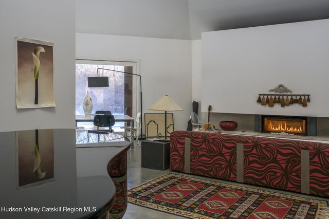 401 Collins Street Stop 11, Hillsdale, NY 12529