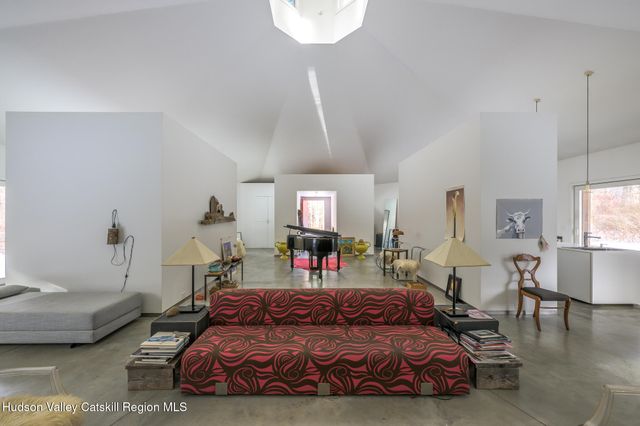 401 Collins Street Stop 11, Hillsdale, NY 12529