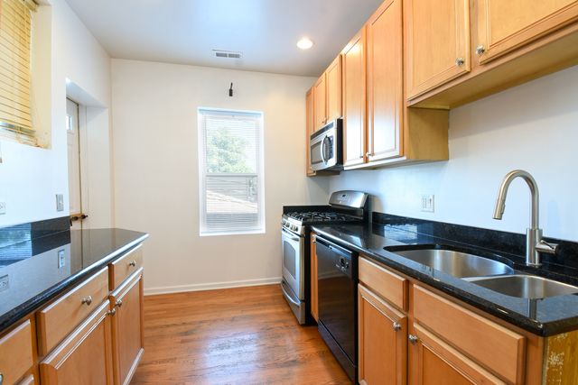 3104 W Argyle Street 1, Chicago, IL 60625