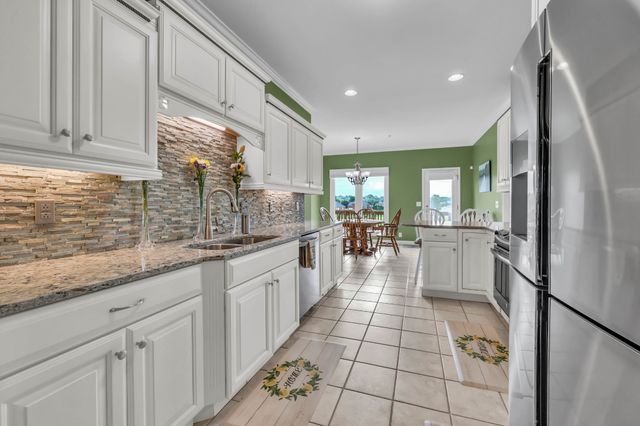 4267 N Woodstock Dr, Clarksville, TN 37040