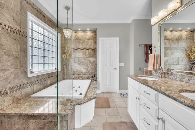 4267 N Woodstock Dr, Clarksville, TN 37040
