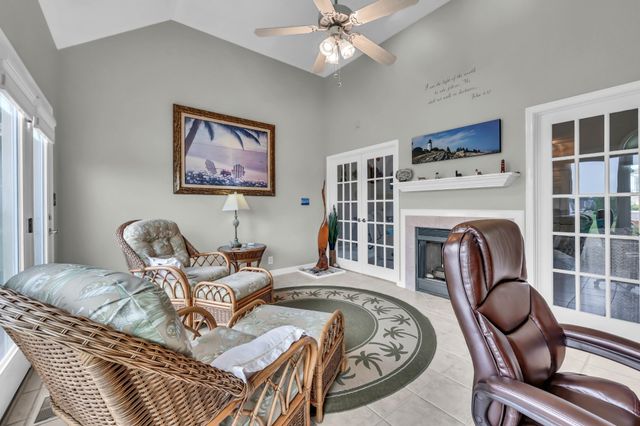 4267 N Woodstock Dr, Clarksville, TN 37040