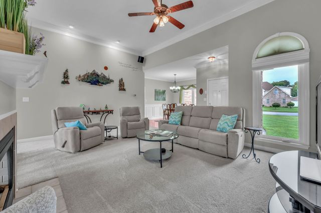 4267 N Woodstock Dr, Clarksville, TN 37040