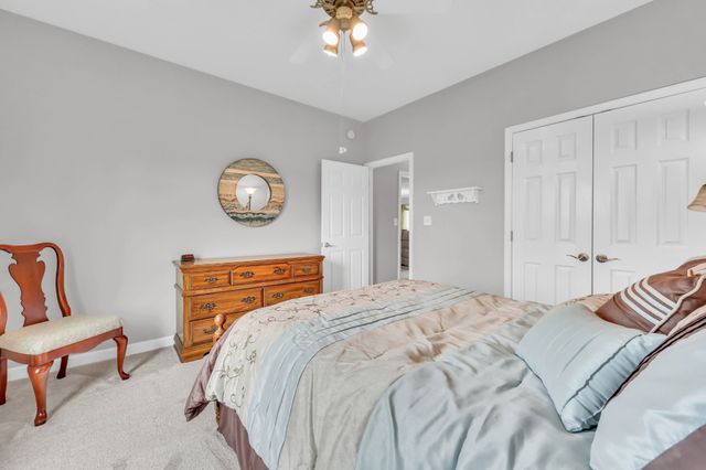 4267 N Woodstock Dr, Clarksville, TN 37040