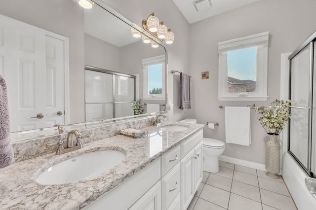 4267 N Woodstock Dr, Clarksville, TN 37040