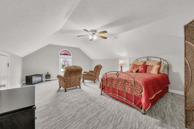 4267 N Woodstock Dr, Clarksville, TN 37040