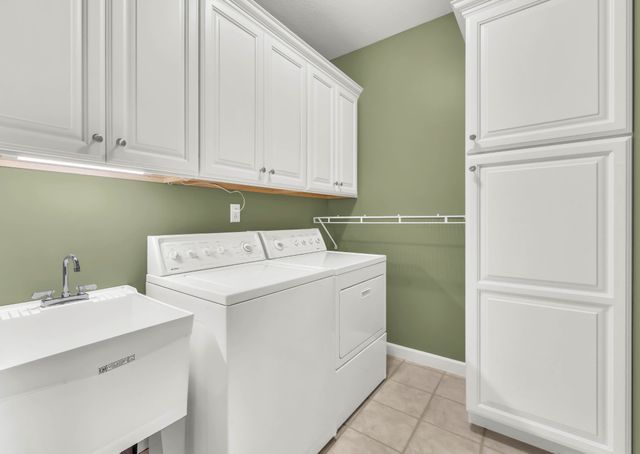 4267 N Woodstock Dr, Clarksville, TN 37040