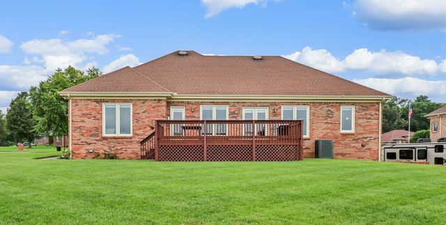 4267 N Woodstock Dr, Clarksville, TN 37040