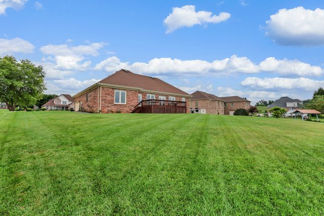 4267 N Woodstock Dr, Clarksville, TN 37040
