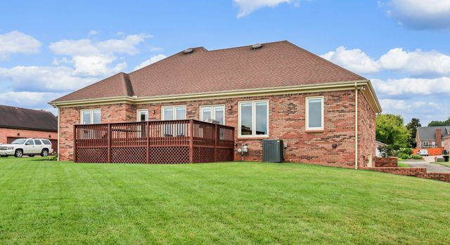 4267 N Woodstock Dr, Clarksville, TN 37040