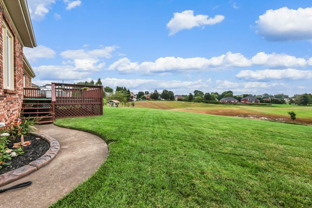 4267 N Woodstock Dr, Clarksville, TN 37040
