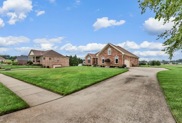 4267 N Woodstock Dr, Clarksville, TN 37040