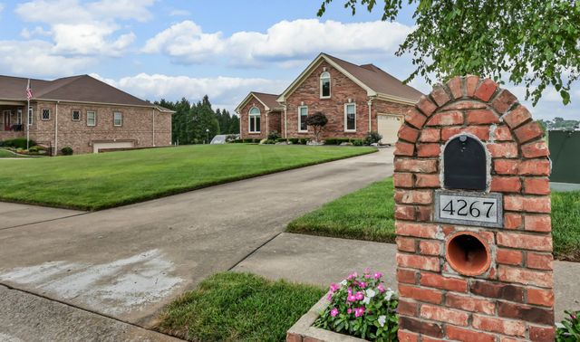 4267 N Woodstock Dr, Clarksville, TN 37040