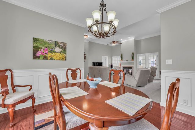 4267 N Woodstock Dr, Clarksville, TN 37040
