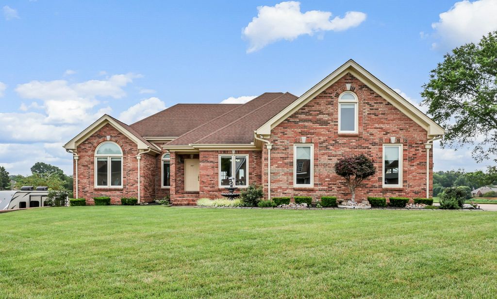 4267 N Woodstock Dr, Clarksville, TN 37040