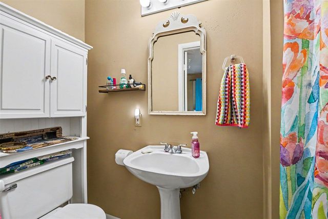 2424 E Collier Avenue, Grand Rapids, MI 49546