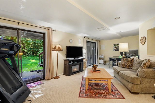 2424 E Collier Avenue, Grand Rapids, MI 49546