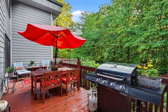 2424 E Collier Avenue, Grand Rapids, MI 49546