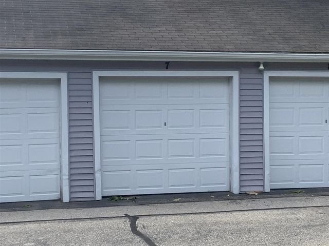 2424 E Collier Avenue, Grand Rapids, MI 49546