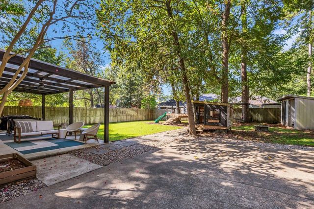 748 Forest Lane Drive, Conroe, TX 77302