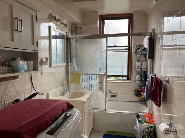 40-35 Ithaca Street 3D, Elmhurst, NY 11373