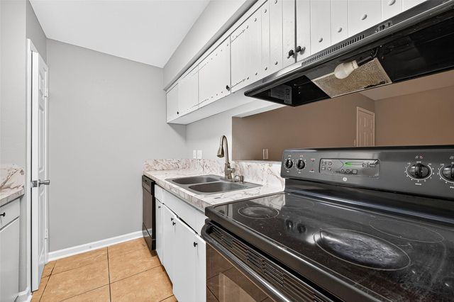 7703 Moonmist Drive D, Houston, TX 77036