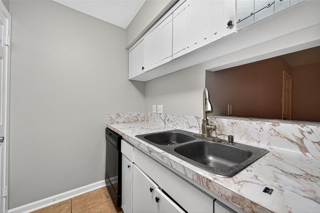 7703 Moonmist Drive D, Houston, TX 77036