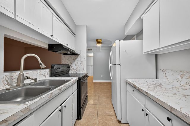 7703 Moonmist Drive D, Houston, TX 77036