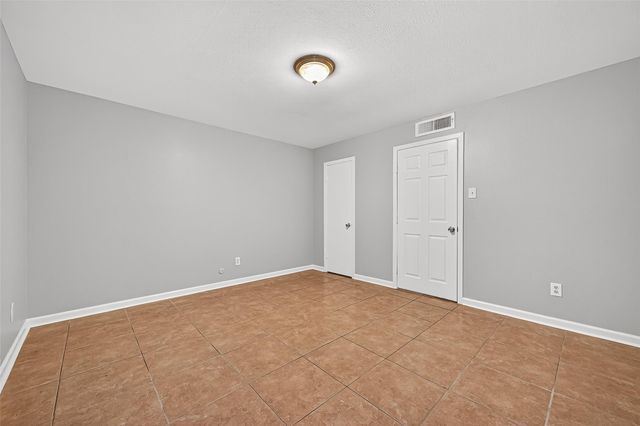 7703 Moonmist Drive D, Houston, TX 77036