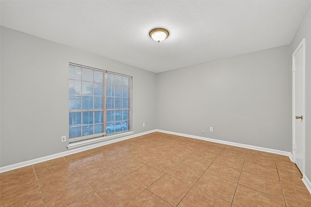 7703 Moonmist Drive D, Houston, TX 77036