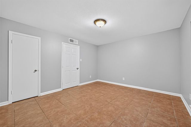 7703 Moonmist Drive D, Houston, TX 77036