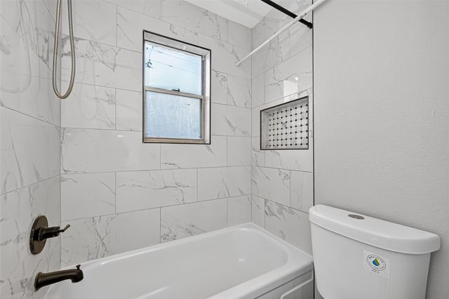 7703 Moonmist Drive D, Houston, TX 77036