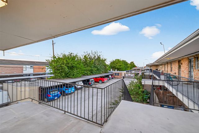 7703 Moonmist Drive D, Houston, TX 77036